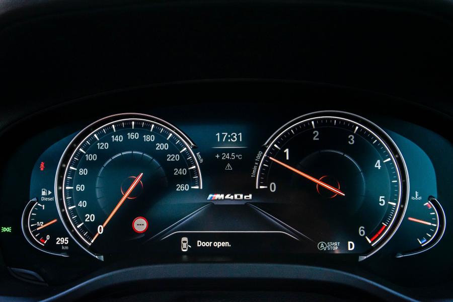 Панель приборов BMW X3 M40d (G01) 2019 года  (ZA) (фото 12 из 31)